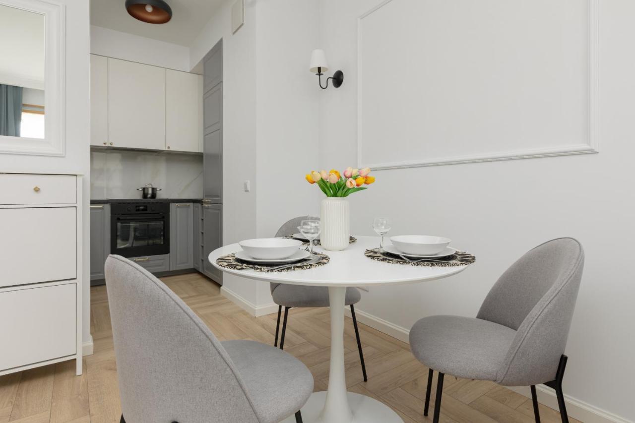 Stylish Apartment Kolejowa & Parking & Balcony By Noclegi Renters Warsaw Exterior photo